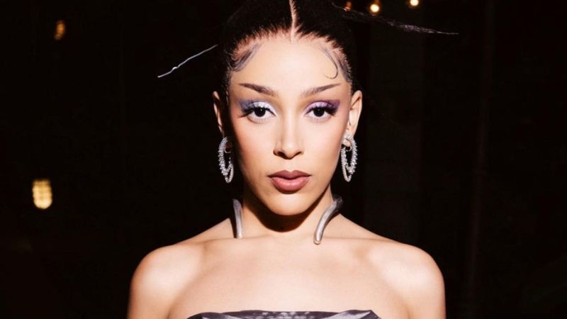 10 Stunning Doja Cat Beauty Looks You Can't Miss