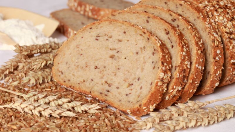 9 Healthiest Whole Wheat Breads on Grocery Shelves—and 2 to Avoid